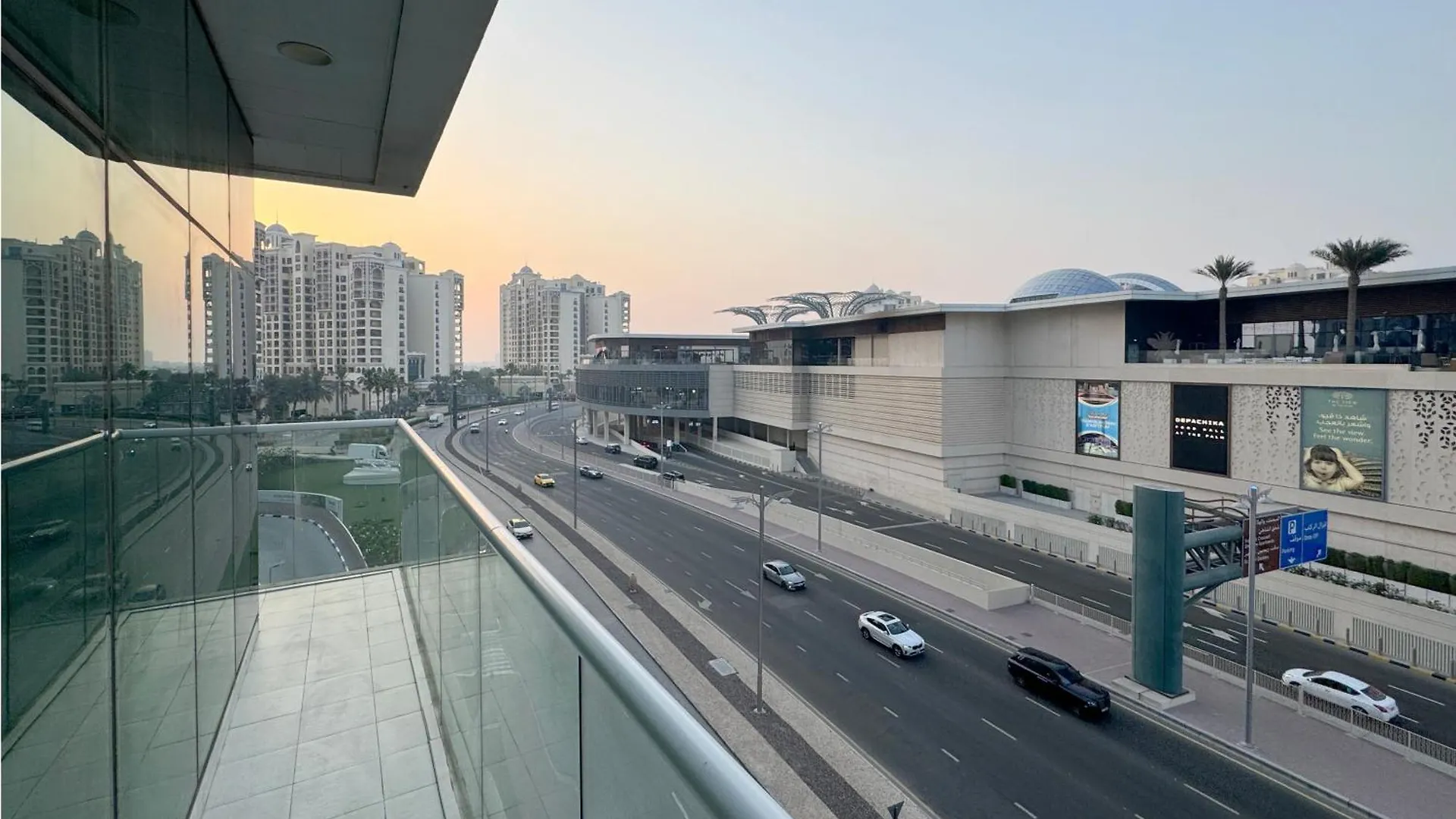 Apartment Elegant Beachside Studio In Prime Palm Location Dubai United Arab Emirates