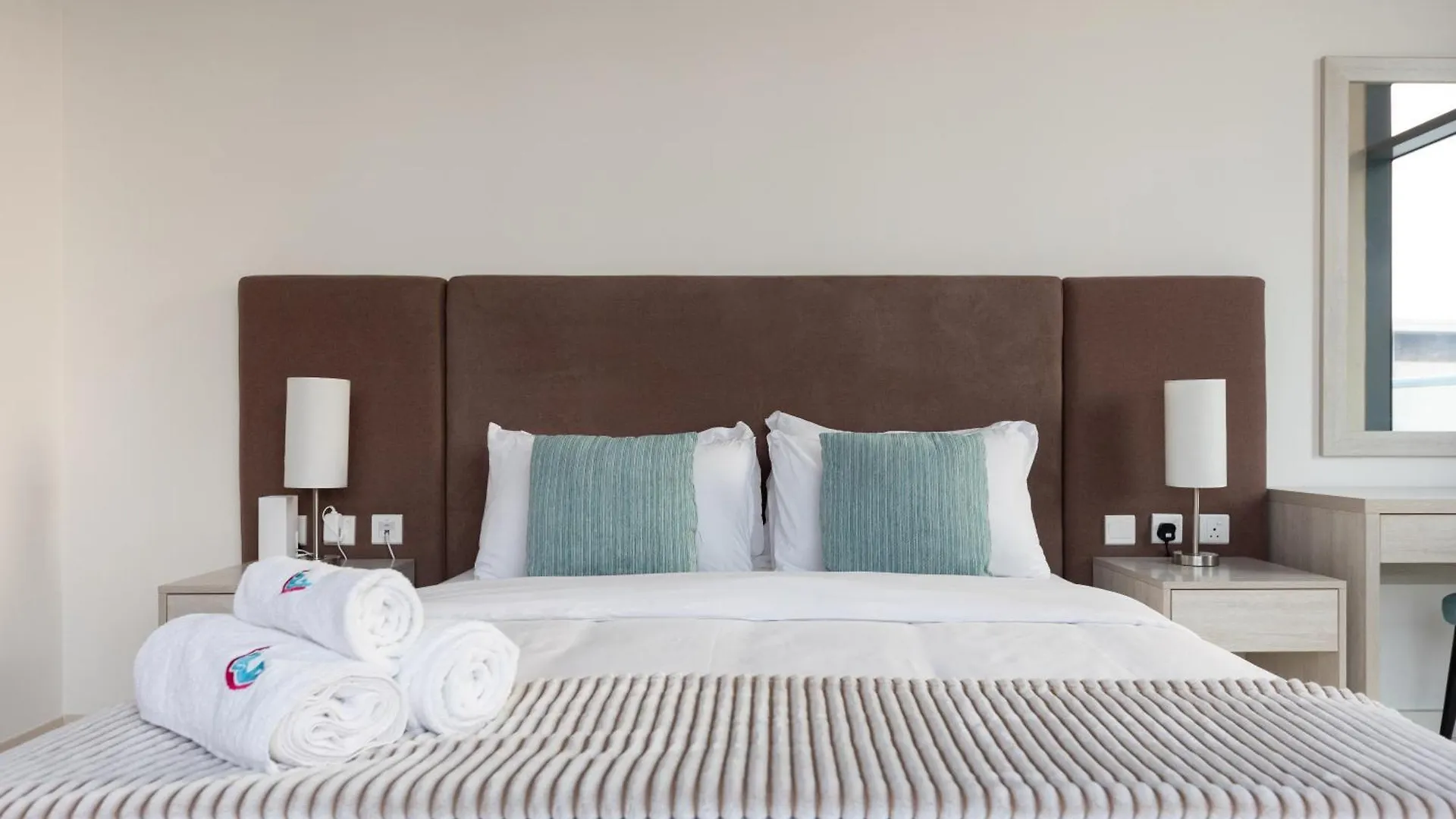 Elegant Beachside Studio In Prime Palm Location Dubai 0*,