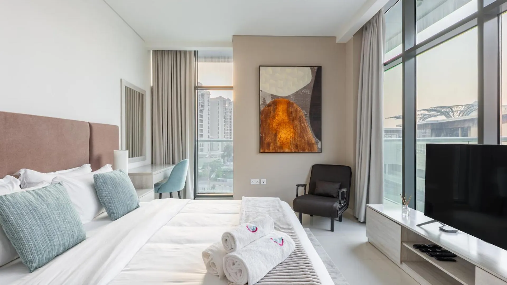 Elegant Beachside Studio In Prime Palm Location Dubai United Arab Emirates