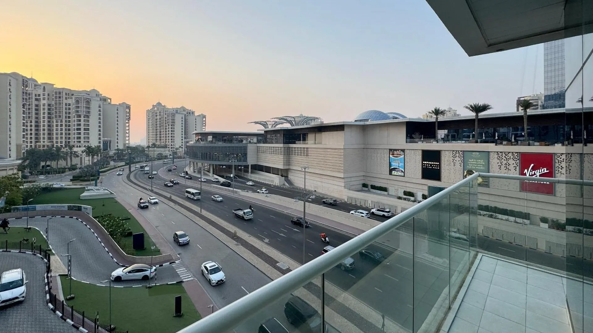 Elegant Beachside Studio In Prime Palm Location Dubai 0*,  United Arab Emirates