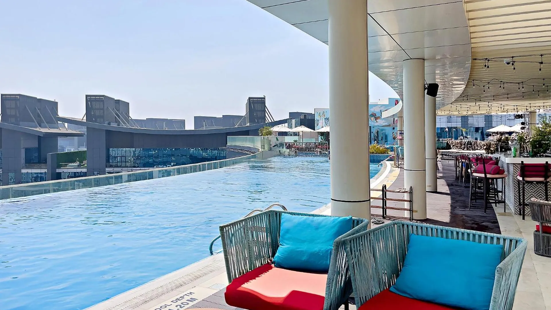 Elegant Beachside Studio In Prime Palm Location Dubai Apartment