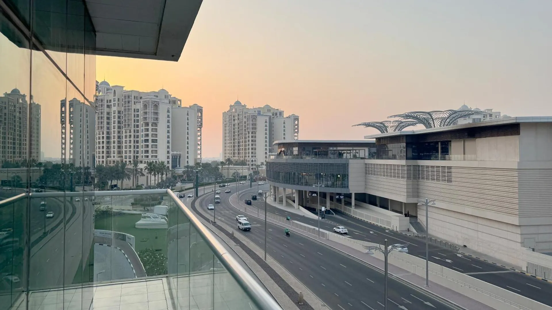 Elegant Beachside Studio In Prime Palm Location Dubai 0*,  Förenade Arabemiraten