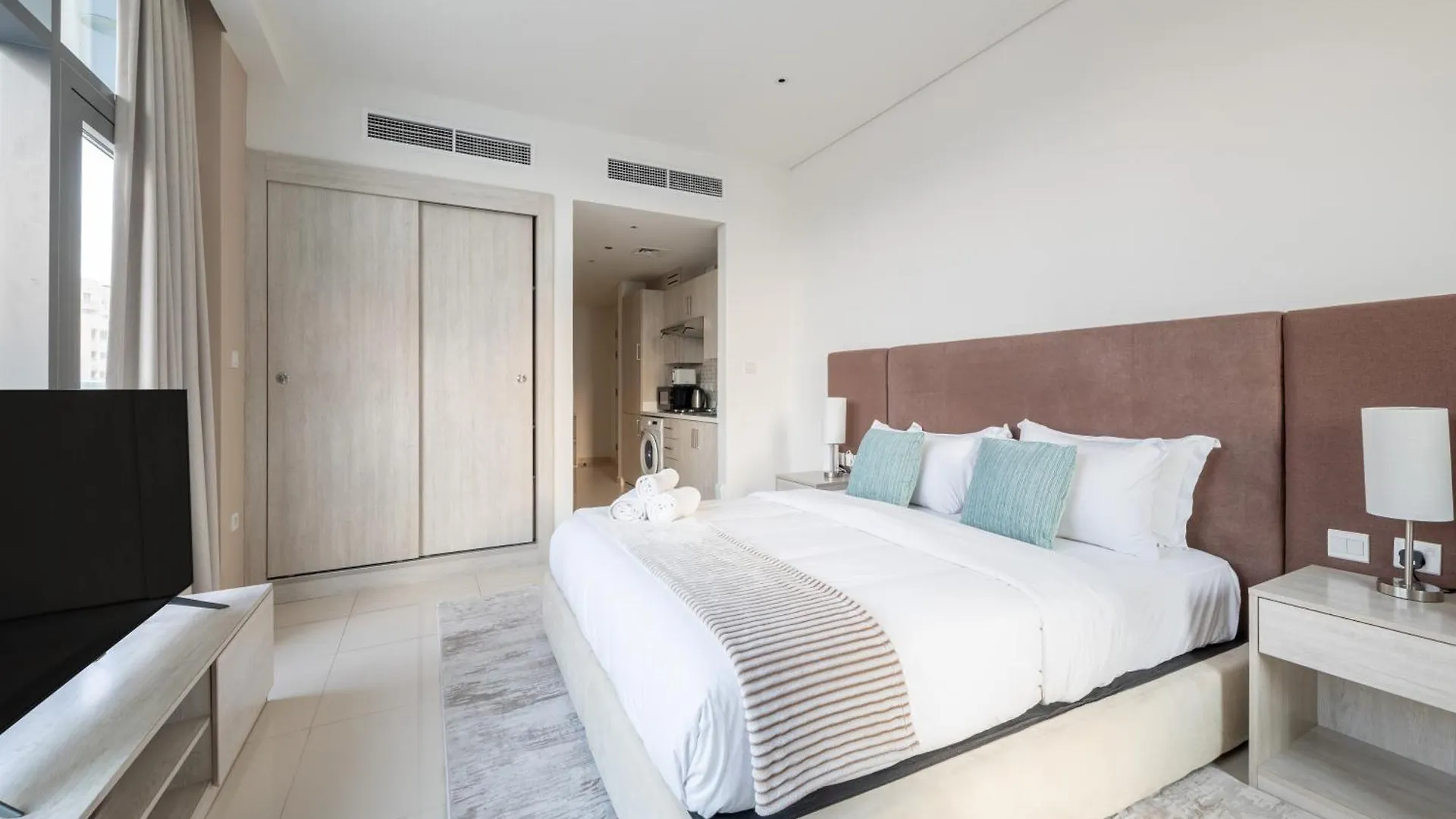 Elegant Beachside Studio In Prime Palm Location Dubai 0*,  Förenade Arabemiraten